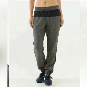 Lululemon Track To Reality Pant
Soot Light / Black / Slalom Stripe Angel Wing